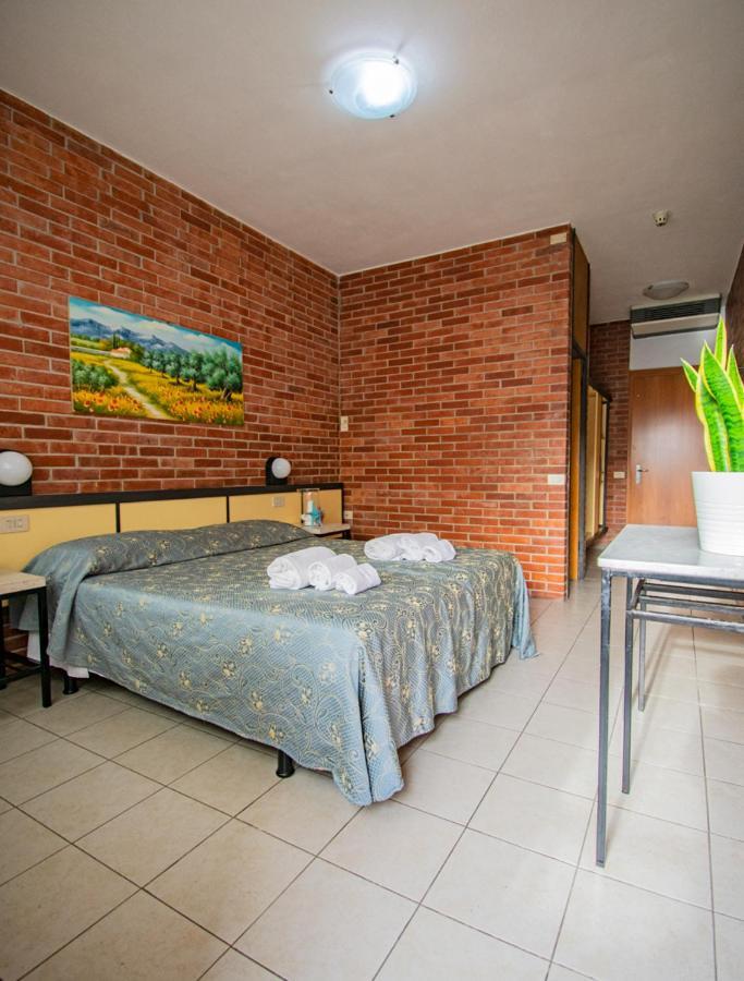 Marina Hotel