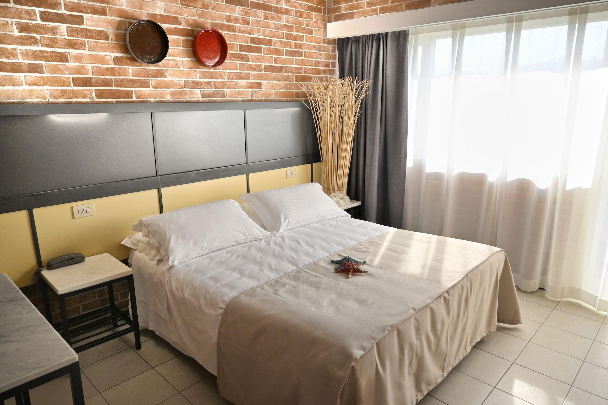 Marina Hotel